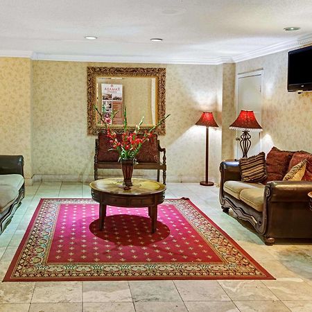Ramada Overland Park Mission Екстериор снимка