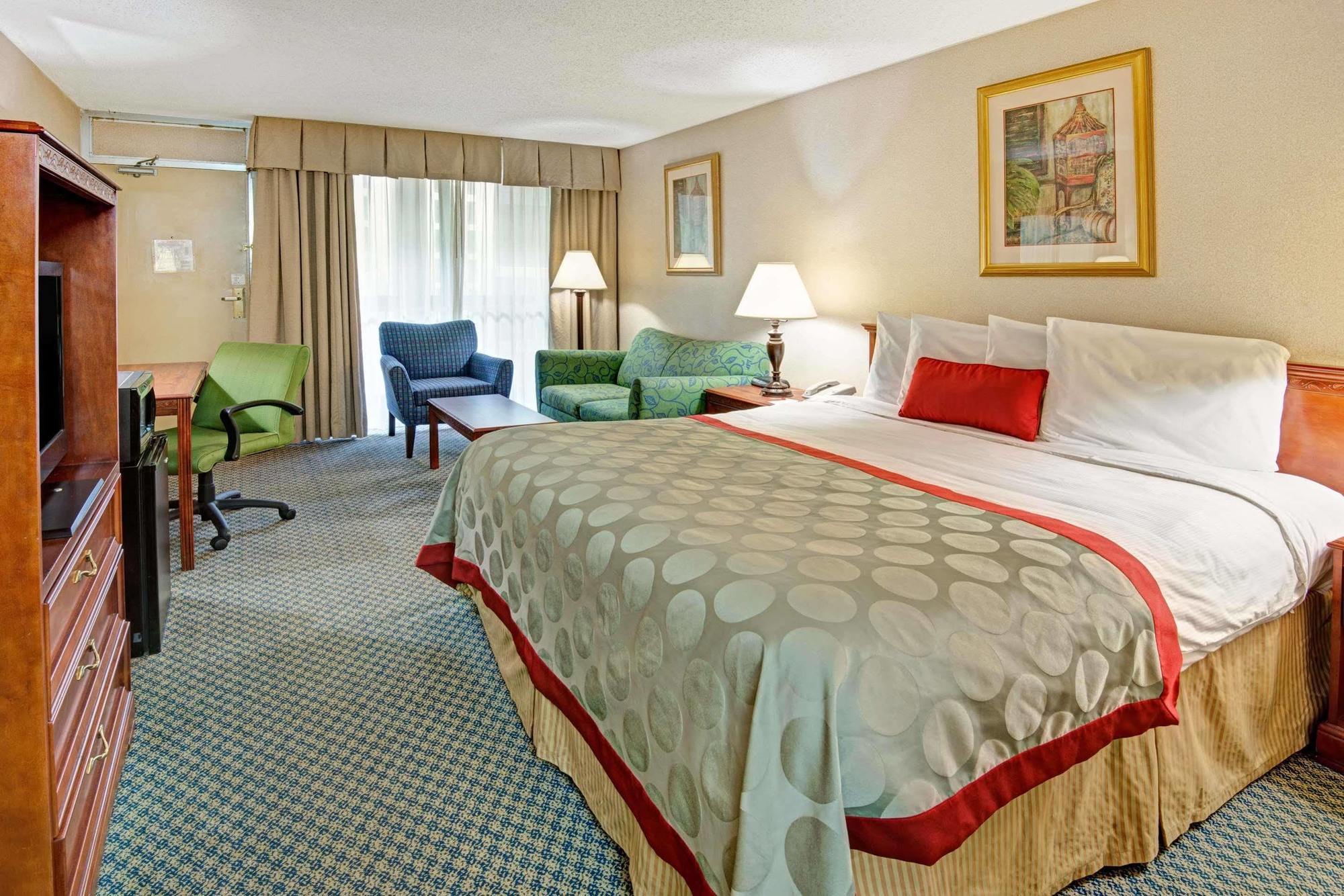 Ramada Overland Park Mission Екстериор снимка