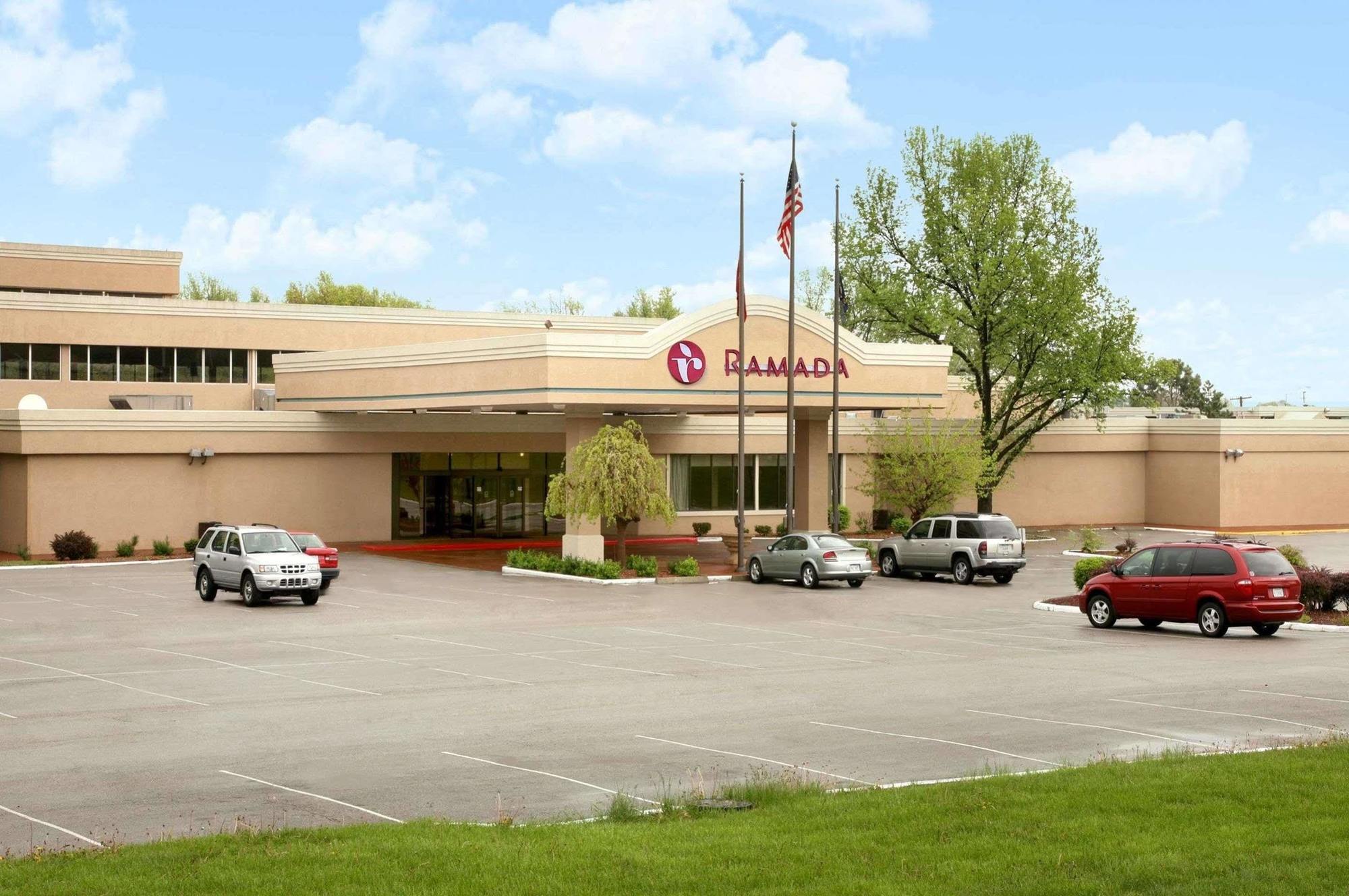 Ramada Overland Park Mission Екстериор снимка